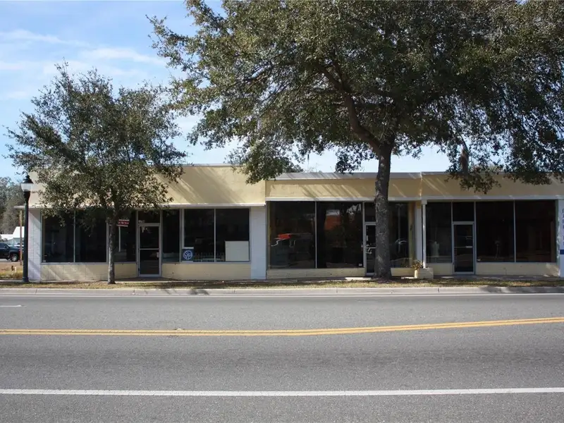 Commercial Space for Lease on N Main Street with Flexible Layout and Parking Access