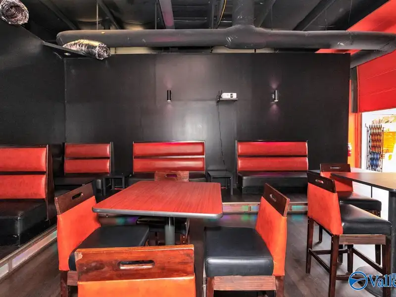 Commercial Property in Mid City Huntsville - Versatile Space with Kitchen and Offices