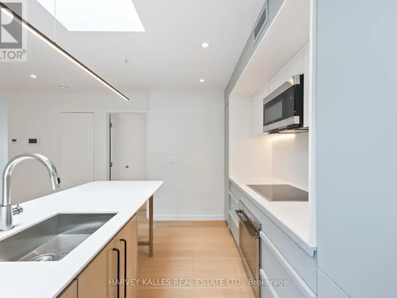 Modern Two Bedroom Suite in Bedford Park with High-end Finishes and Great Amenities