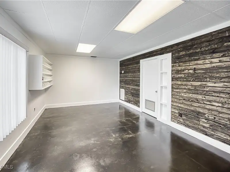 Remodeled End-unit Commercial Condo with Office and Warehouse Near Us-41