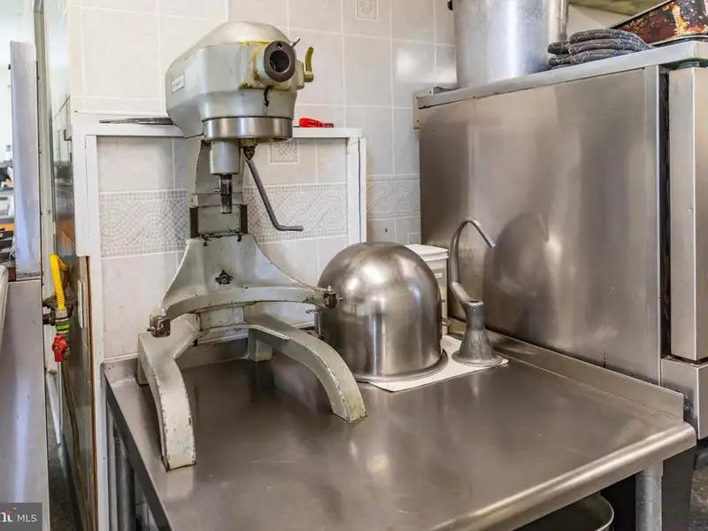 Established Restaurant with Commercial Kitchen and 120+ Seating in Hardy County