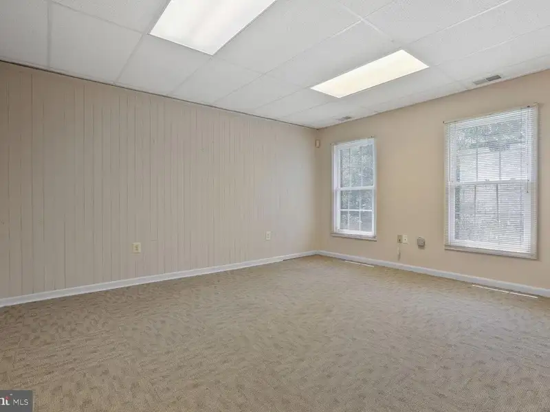 First-floor Commercial Office Suite in Desirable Ellicott City Location
