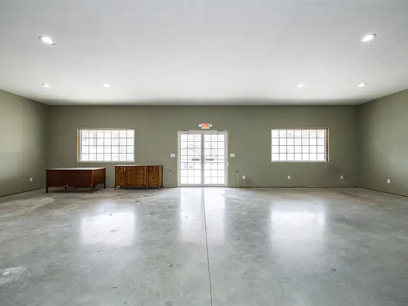 Versatile 1,600 Sq. Ft. Commercial Space in Prime Pine Plains Location