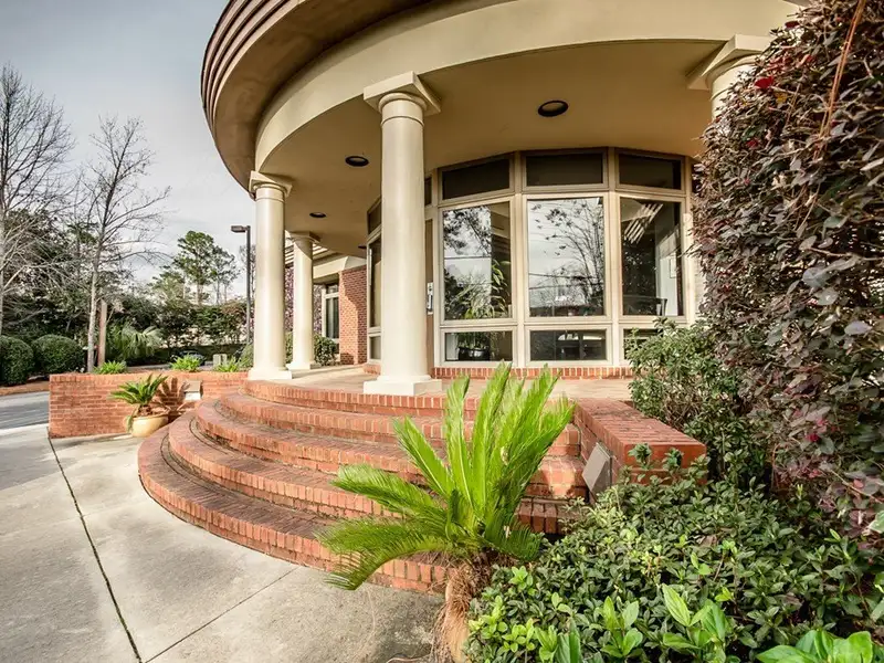 Versatile Commercial Property with Office Space Near I-75 in Valdosta's Business Hub