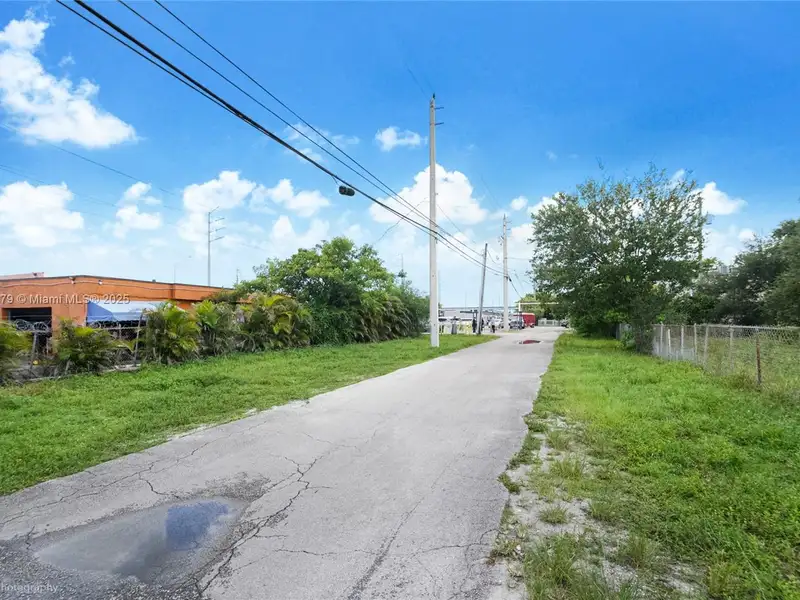 Prime Office Building Investment Opportunity in North Miami - 5,357 Sf, C-1 Zoned