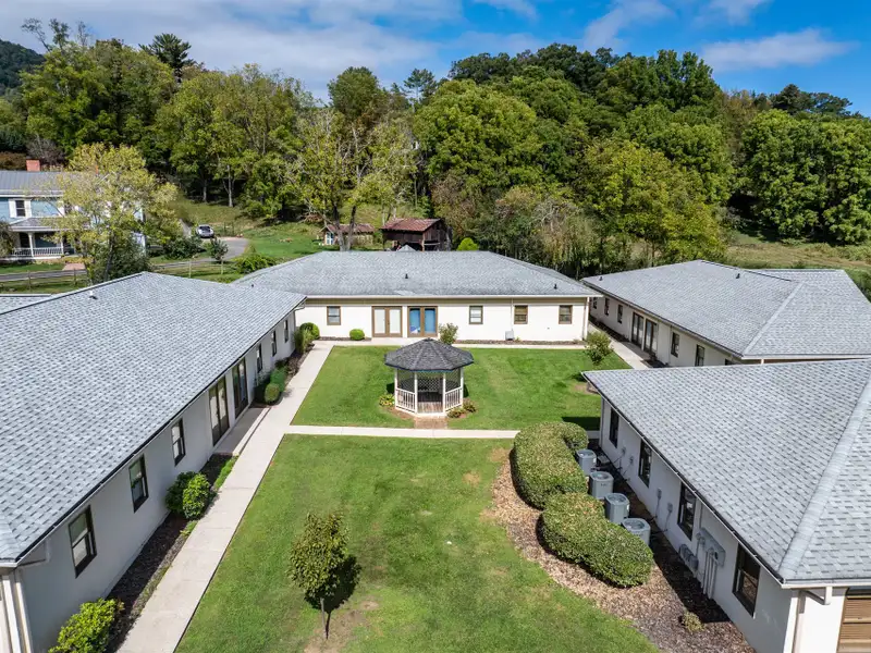 Fully Leased Business Park in Prime Waynesville Location with Ample Parking and Modern Amenities