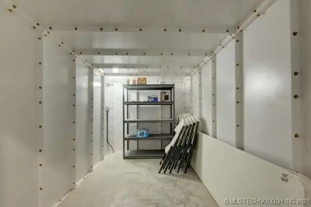 Modern Office/warehouse for Lease in Commercial General Zone - 22,080 Sf Total Space