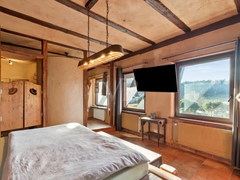 Renovated Guest House with Private Living Areas in Southwest Palatinate