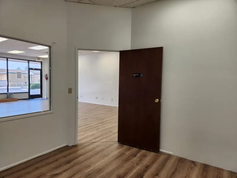 Retail Shop or Office Space for Lease Near North Avenue Wal-mart