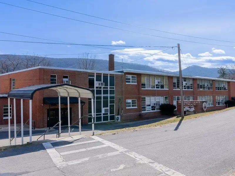 Expansive 44,962 Sf Property on 5 Acres in Historic Franklin - Versatile Development Opportunity