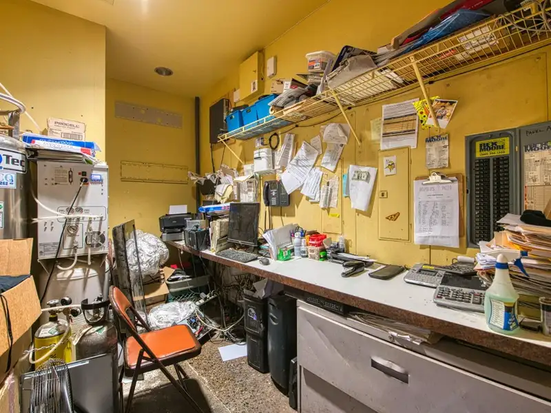 Restaurant Location for Sale with Equipment, Lease Transfer, and License in Palm & Nees Ave