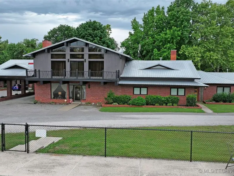 25-unit Motel and Resort Investment on Hwy 51, Wagoner, Oklahoma with Lake Access