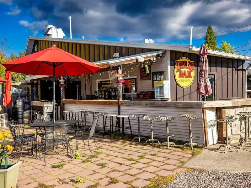 Historic Del's Bar & Grill: Profitable Lakeside Business in Somers, Mt with Liquor License