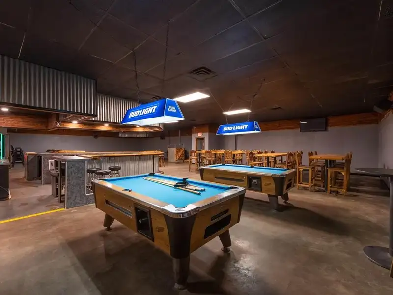 Prime Restaurant/bar on 1.24 Acres with Ample Parking and Outdoor Dining