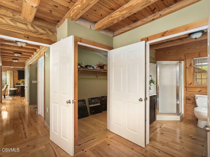 Commercial Log Home on 2 Acres with 3 Bedrooms and Scenic Views