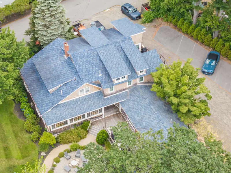 High-end Restaurant Space with Outdoor Dining and Residential Unit in Ogunquit