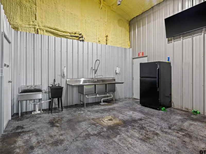 Commercial Property with 2400 Sq Ft Building on 1.168 Acres in Winnsboro, Tx