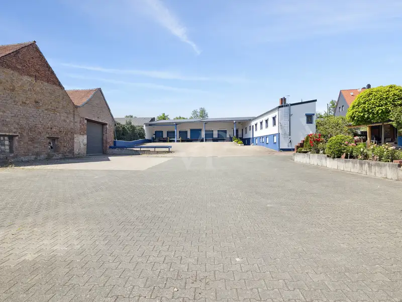 Modern Commercial Property with Flexible Uses in Saarpfalz District