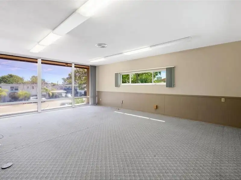 High Visibility Retail/office Building in Downtown St. Petersburg - Renovate or Rebuild Opportunity