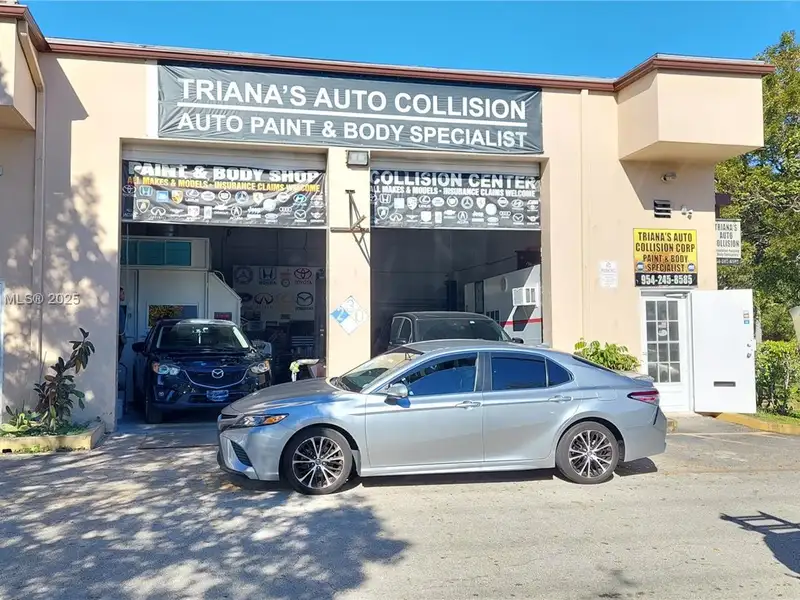 Established Auto Body & Paint Shop for Sale in Prime Davie Location