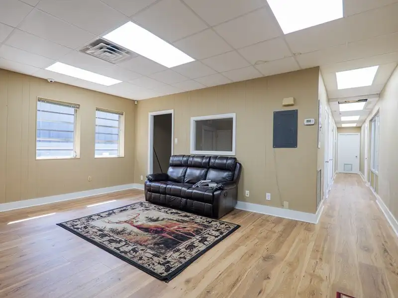 Versatile Commercial Property with Office, Showroom, and Warehouse in Lowndes County