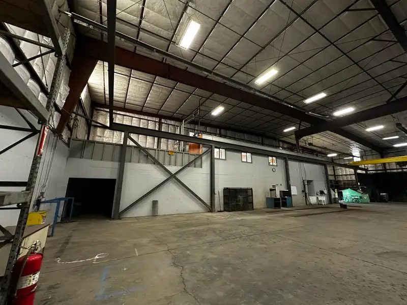 Industrial Complex with Three Buildings on 3.5 Acres Near I-70b