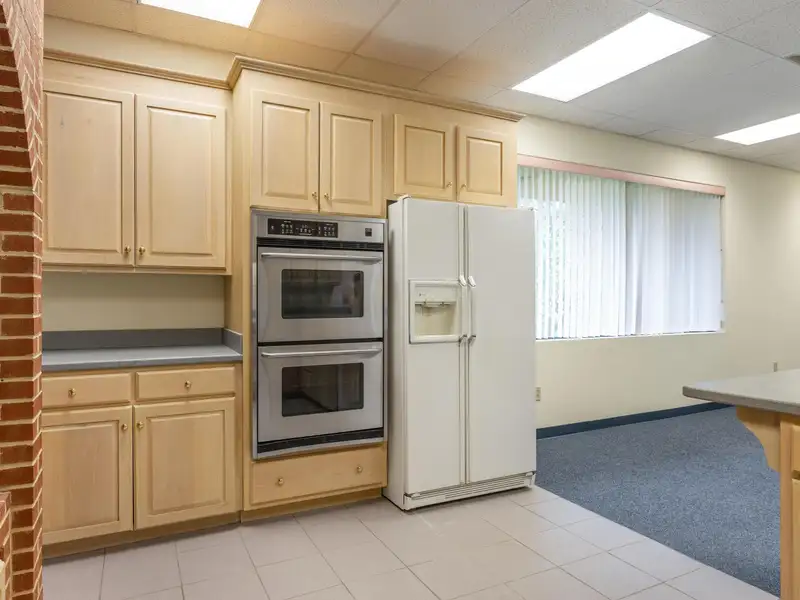 Cleveland, Tn Office Suites for Lease - Newly Remodeled, 2,400 & 2,164 Sq Ft