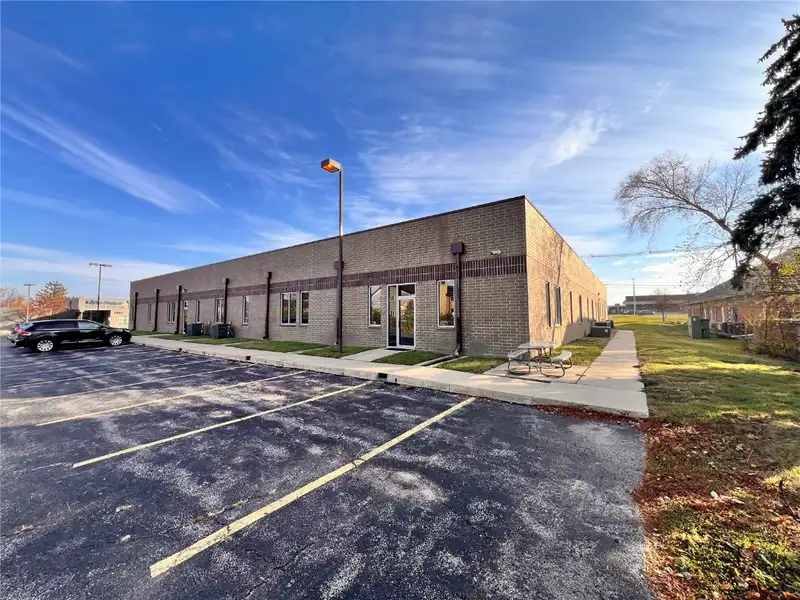 15,740 Sf Office Property with Updated Façade and Roof Near Council St. and Blairs Ferry