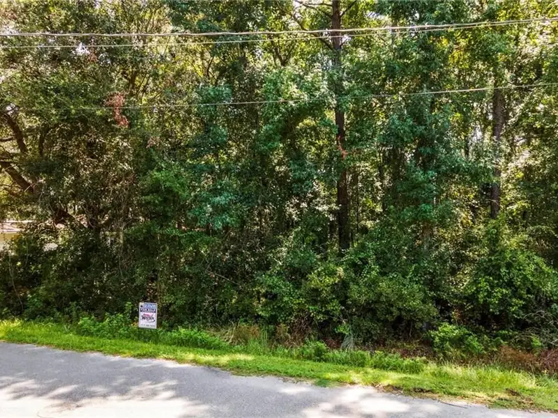 Versatile Commercial Building in Prime Location