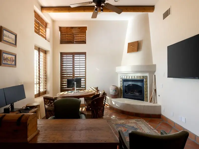 Luxury Estate with Stunning Views, Pool, Wine Cellar, and Extensive Amenities in Friant