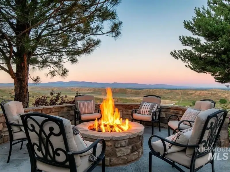 Hilltop Winery and Event Center with Custom Home and 360-degree Views in Eagle, Idaho