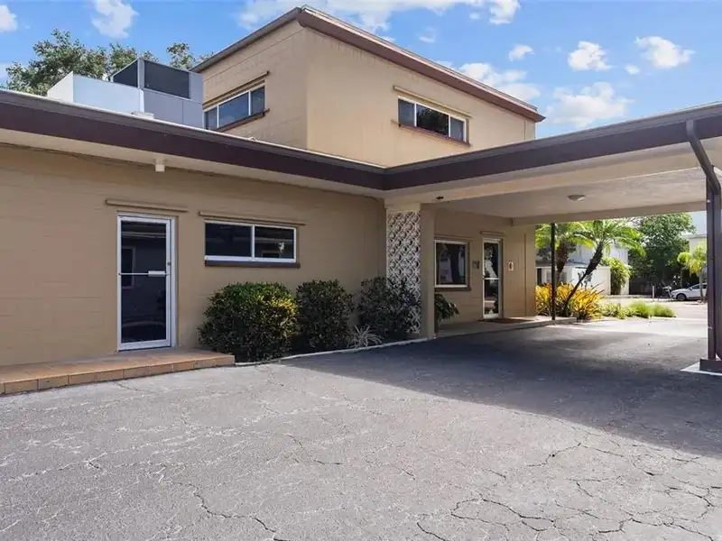 High Visibility Retail/office Building in Downtown St. Petersburg - Renovate or Rebuild Opportunity