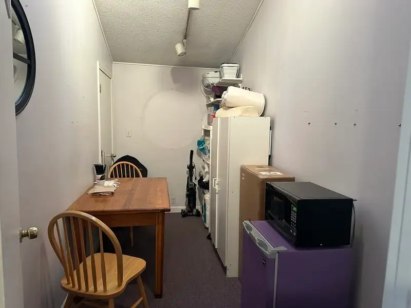 Compact Office/storage Space for Lease - 75 Sq Ft in Convenient Location