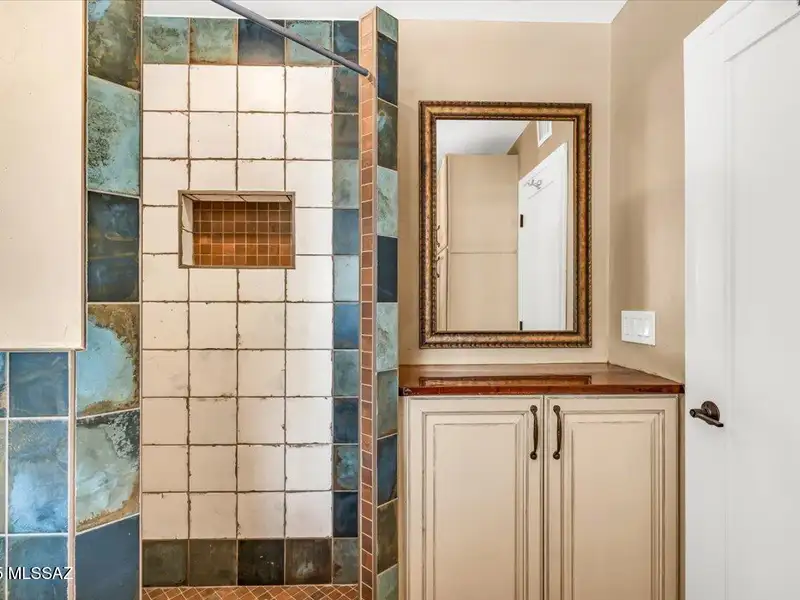 Fully Renovated Multi-family Property in Miramonte Neighborhood with 6 Apartments