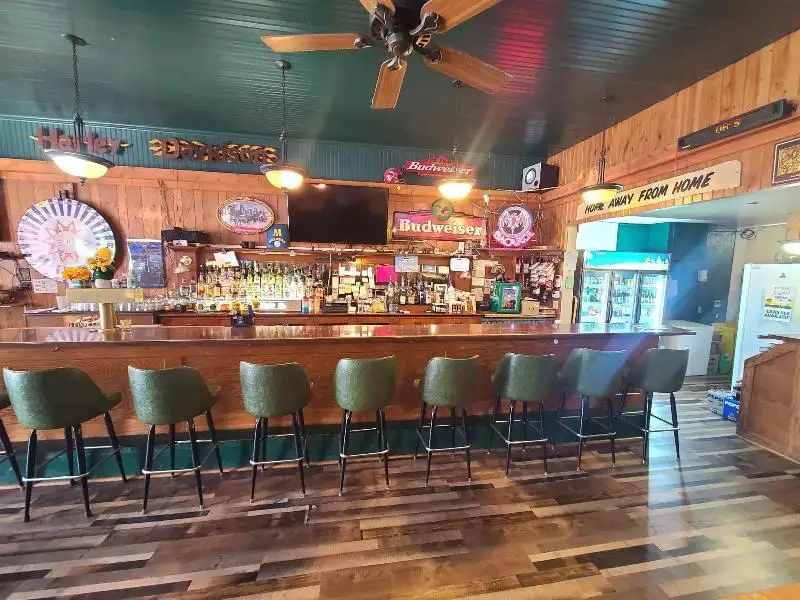 Established Bar for Sale in Downtown Pardeeville, Wi with Outdoor Seating