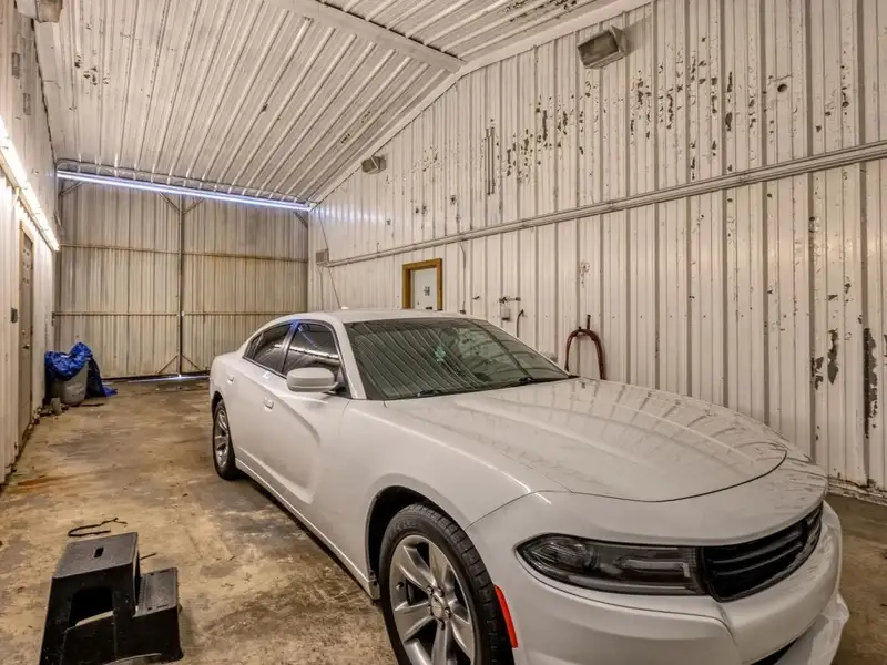 Profitable Auto Glass Repair and Body Shop with Expansion Potential in Hempstead County, Arkansas