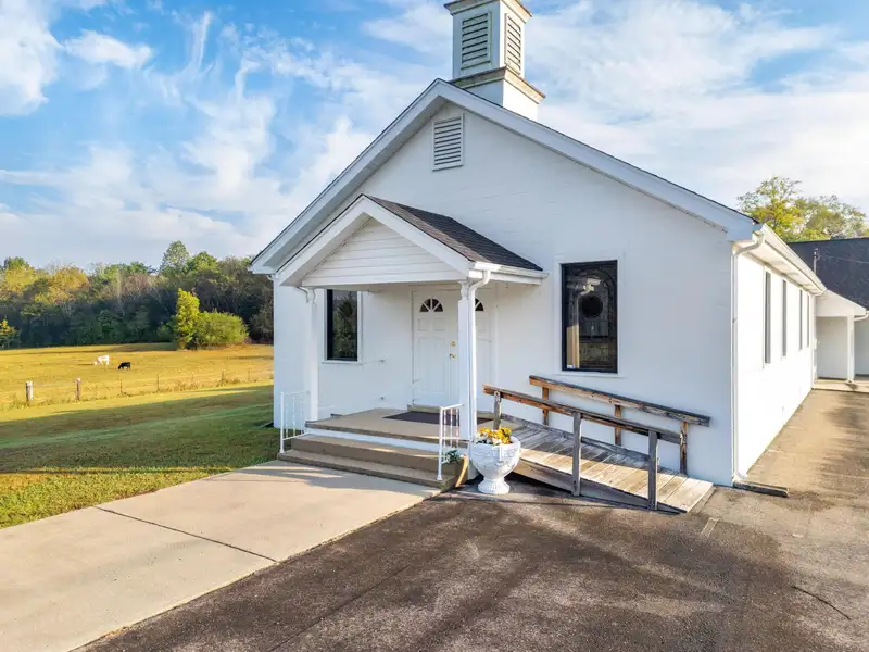Historic Former Methodist Church in Mcminn County with Stained Glass and Southern Charm