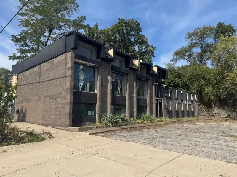 Commercial Property with Renovation Potential in Miller Business District, Gary, In