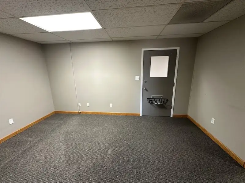 Flexible Office Suites Available with Customizable Configurations in Prime Location