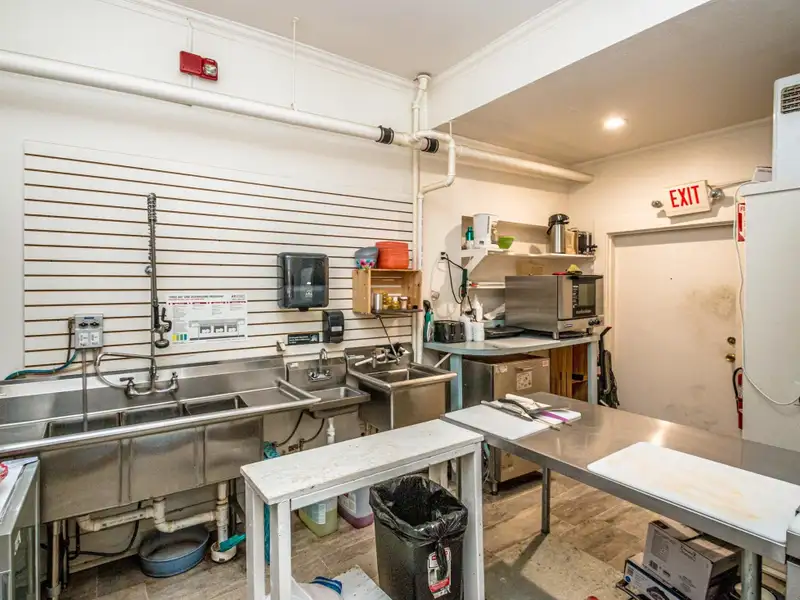 Established Coffee and Sweet Shop in Prime North Conway Village Location