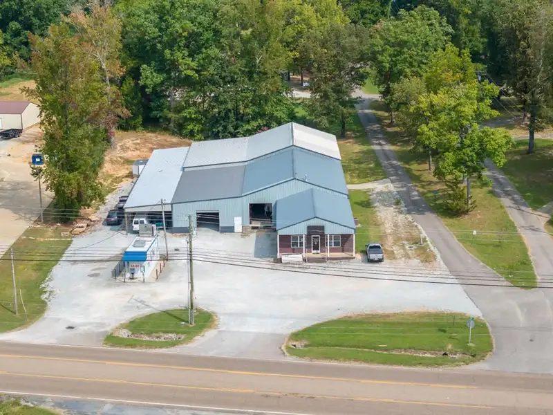 Large Commercial Building with Highway Frontage in Parsons, Tn - 15,000+ Sq Ft