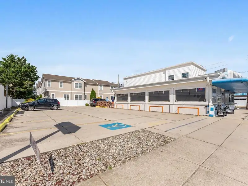 Turnkey Restaurant with Outdoor Dining and Apartment in Wildwood Crest Business District