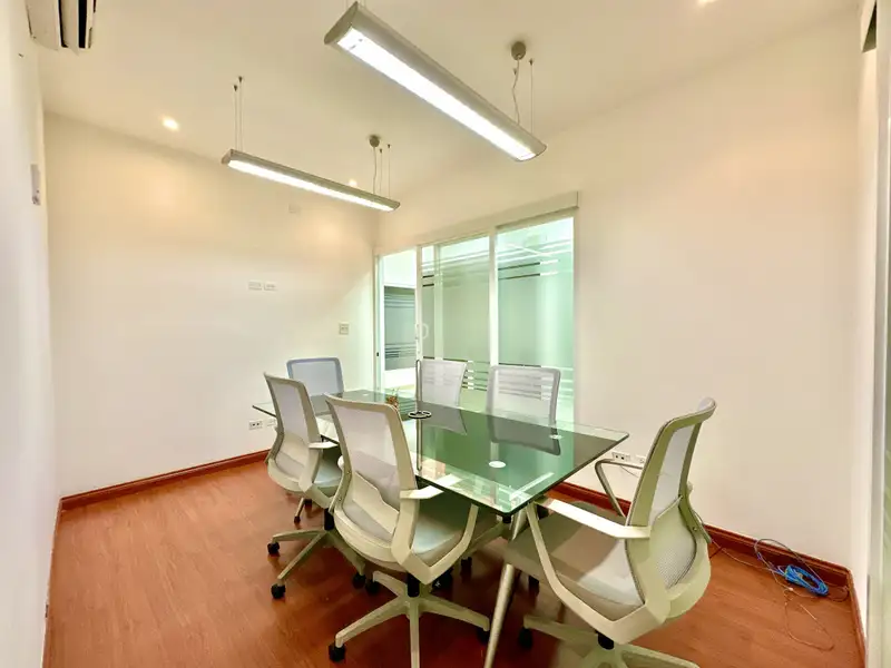 Modern 173 M² Office Space in Office One, Obarrio with Parking and Storage