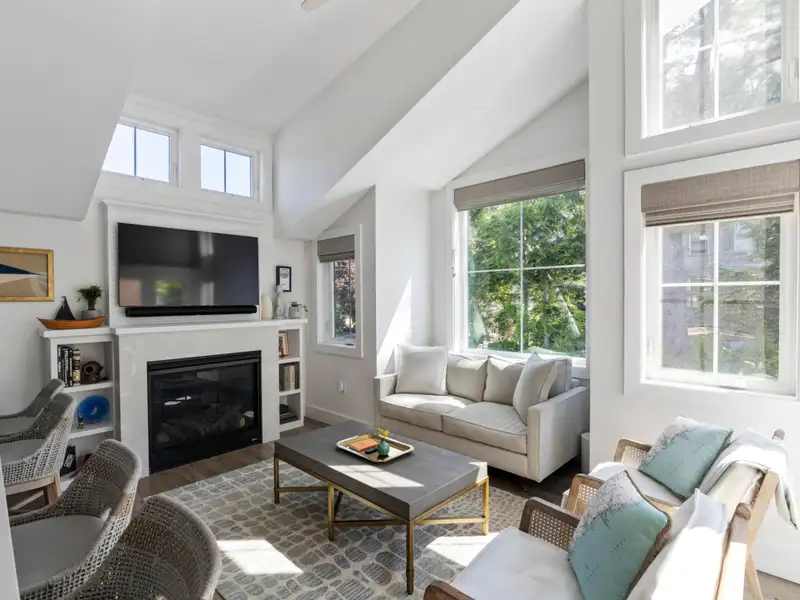 High-end Restaurant Space with Outdoor Dining and Residential Unit in Ogunquit