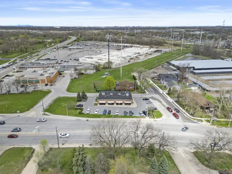 Versatile Multi-tenant Retail/office Space for Lease in Highland, In