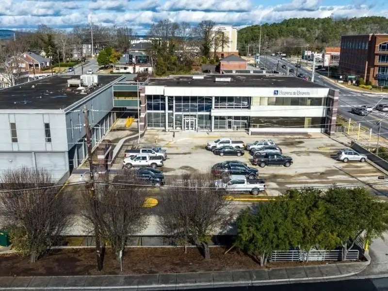 Spacious 4400 Sq Ft Office Space with Utilities Included