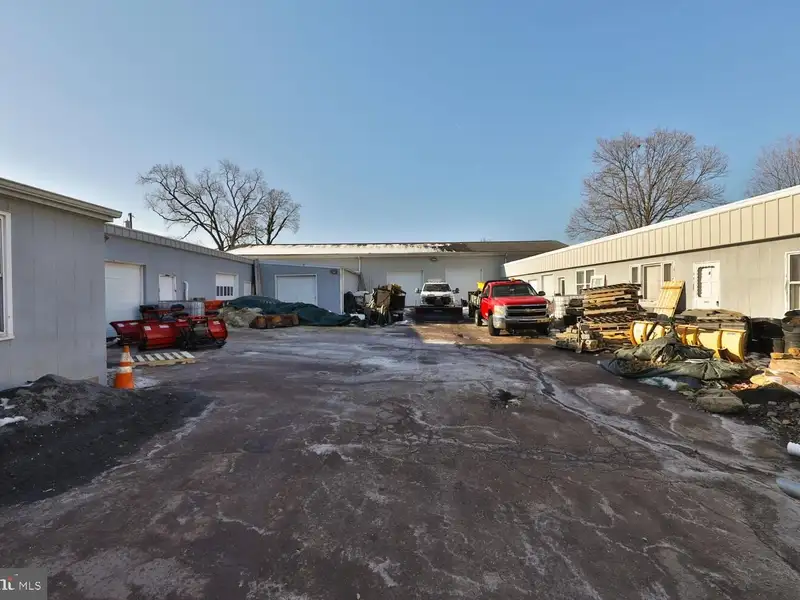 Commercial Property with Office and Warehouse Space in Norristown, Ideal for Multiple Tenants