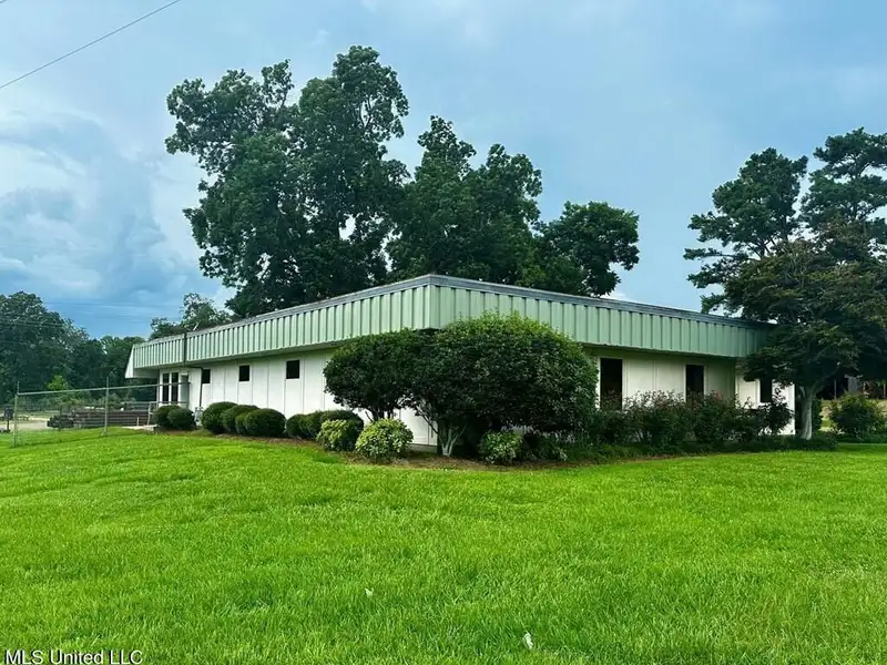 Office Building for Sale or Lease Near Port - 4100 Sq Ft with Conference Room and Parking