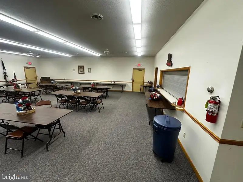 Versatile 3,200 Sq Ft Brick Building in High-traffic Location with Ample Parking