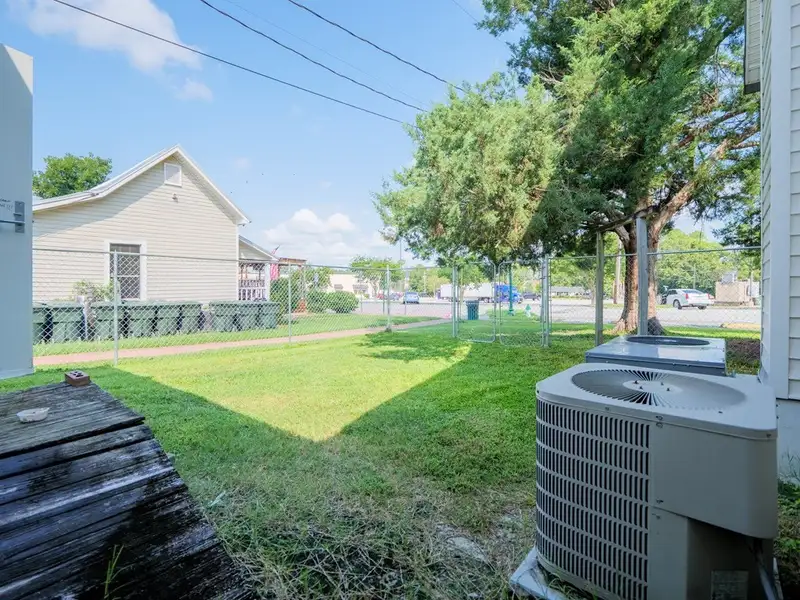 Versatile Flex Building with Office and Warehouse Space in Prime Valdosta Location